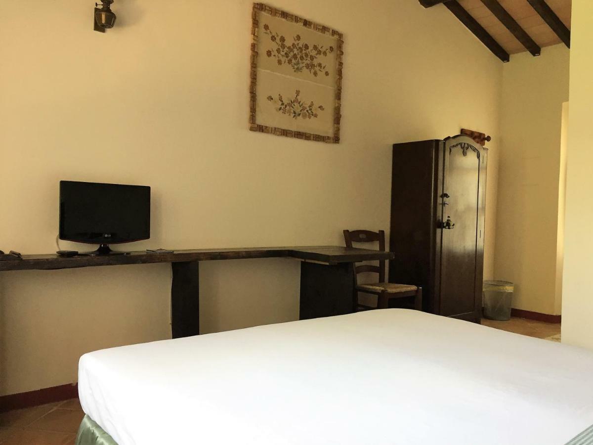 Maison d'hôtes Casale Ai Poggi à Orbetello Extérieur photo